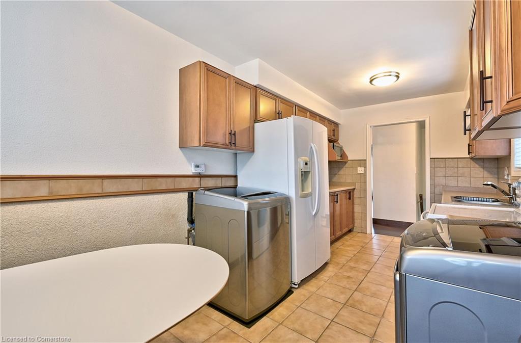 1476 Barton Street E Property Photo 5