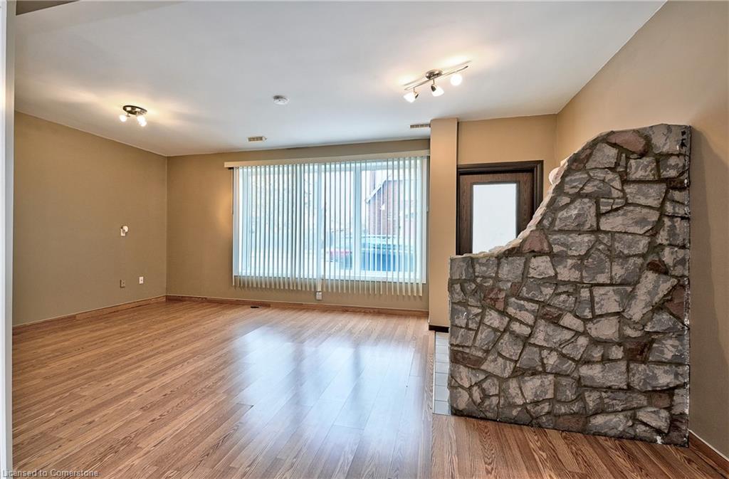 1476 Barton Street E Property Photo 12