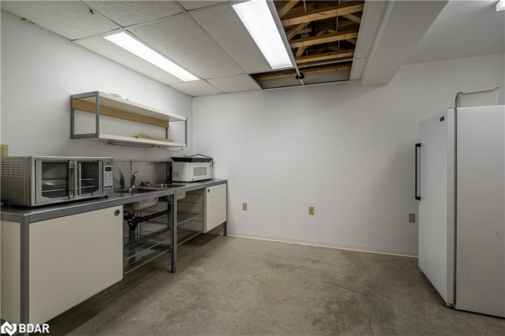1080 Clydesdale Road Property Photo 49