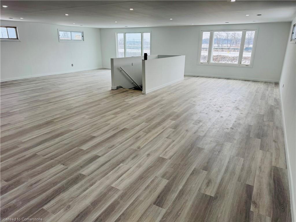 100 Wellington Street N Property Photo 12