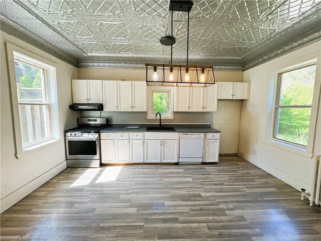 180 Carroll Street Property Photo 11
