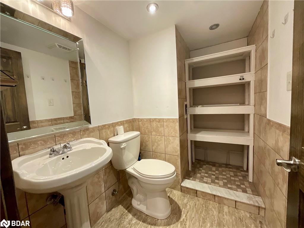 18 Francis Street E Property Photo 9