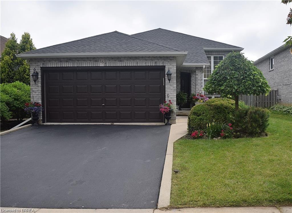 16 Mcguiness Drive Property Photo 1