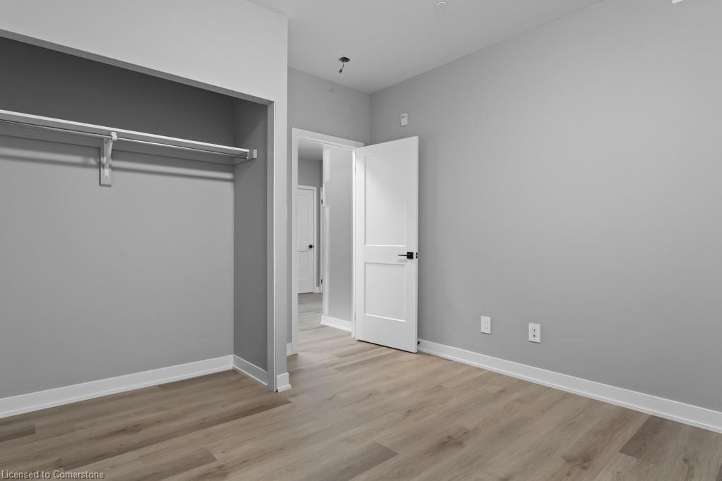 206-5002 King Street Property Photo 9
