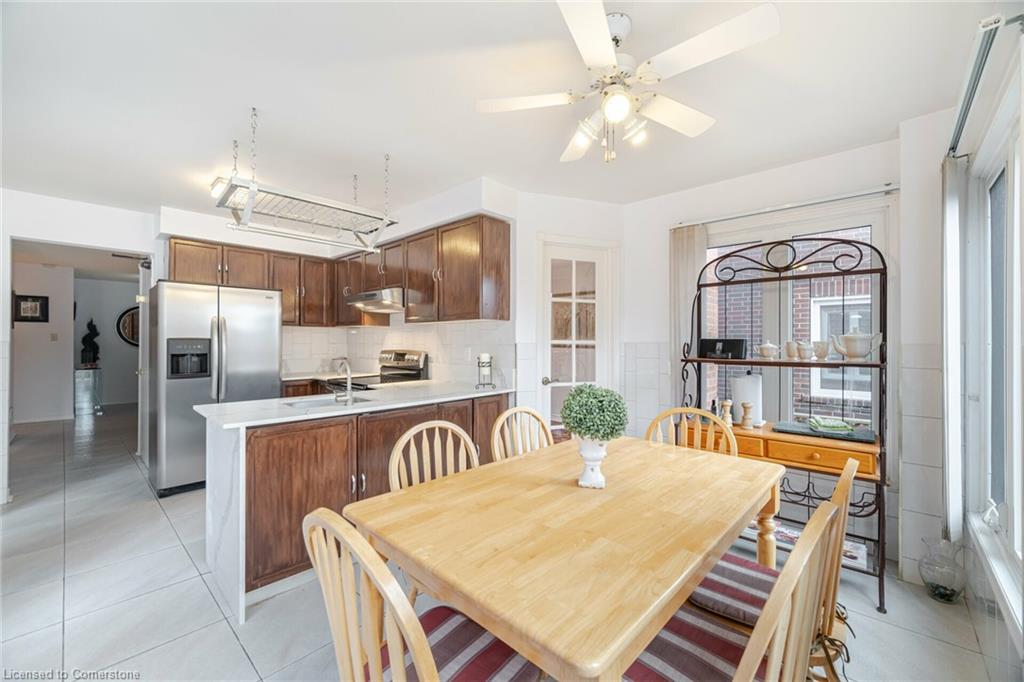 140 Lord Simcoe Drive Property Photo 13