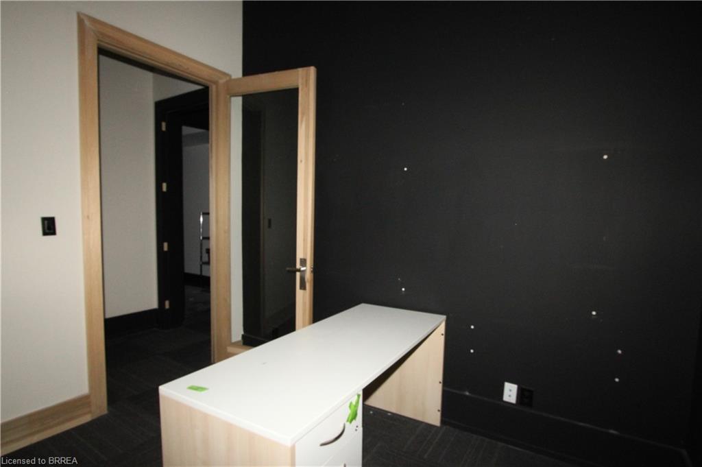 A-142 West Street Property Photo 22