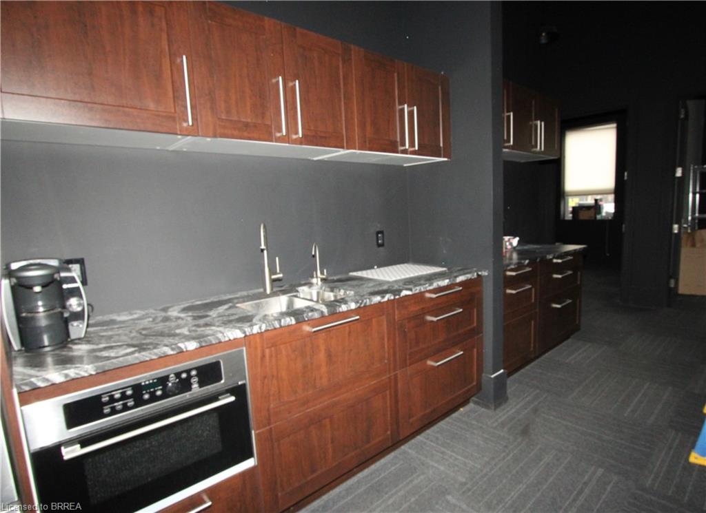 A-142 West Street Property Photo 30