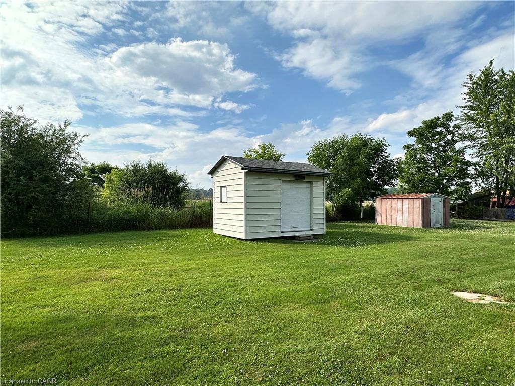 2823 Lakeshore Road Property Photo 3