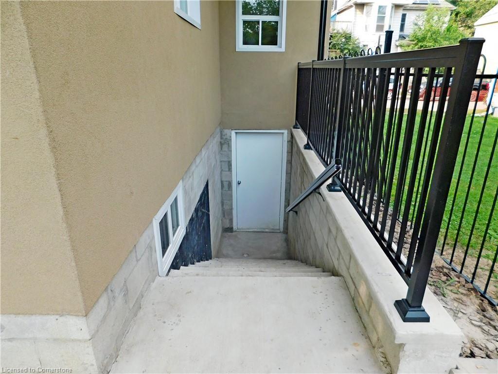 8 Harvey Street Property Photo 21