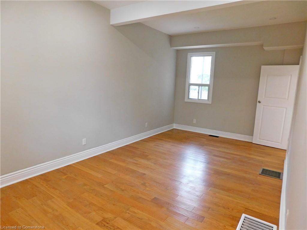 8 Harvey Street Property Photo 23
