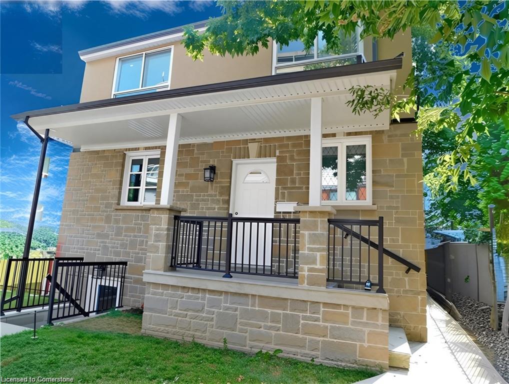 131 Keith North Real Estate Listings Main Image