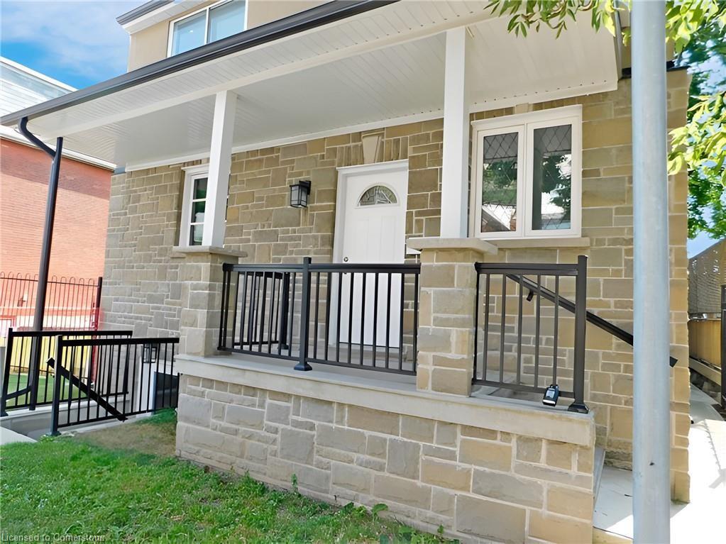 8 Harvey Street Property Photo 6