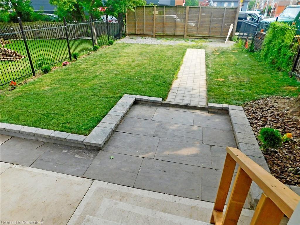 8 Harvey Street Property Photo 10
