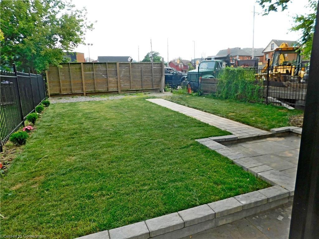 8 Harvey Street Property Photo 13