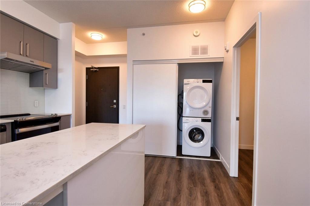 2112-15 Queen Street S Property Photo 17