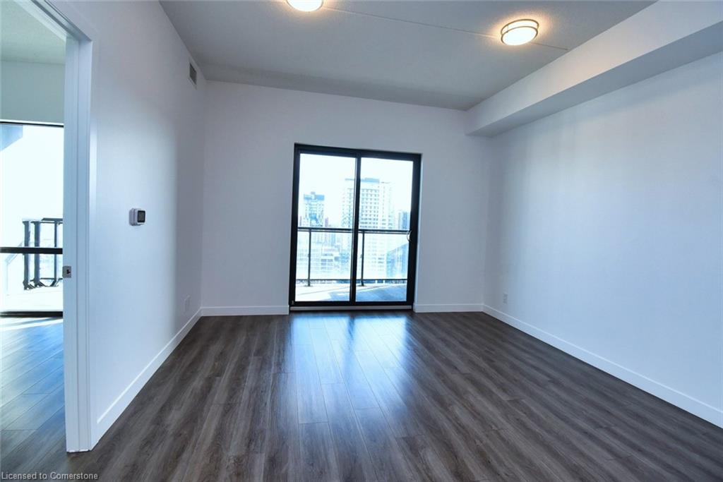2112-15 Queen Street S Property Photo 23