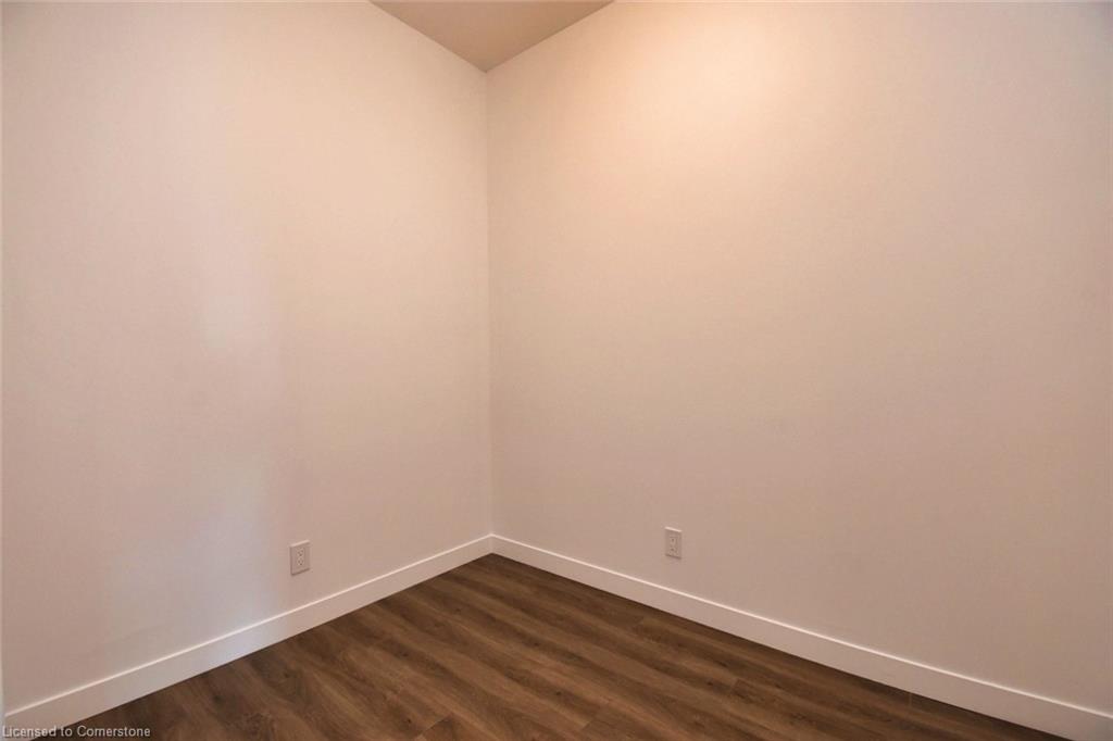 2112-15 Queen Street S Property Photo 28