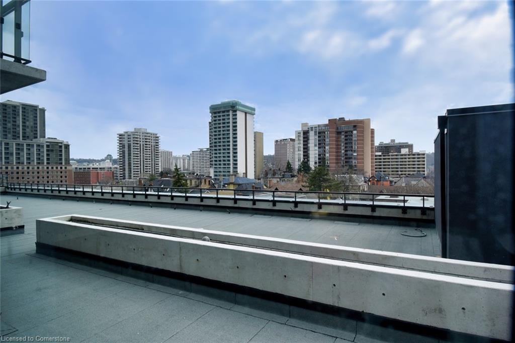 2112-15 Queen Street S Property Photo 30
