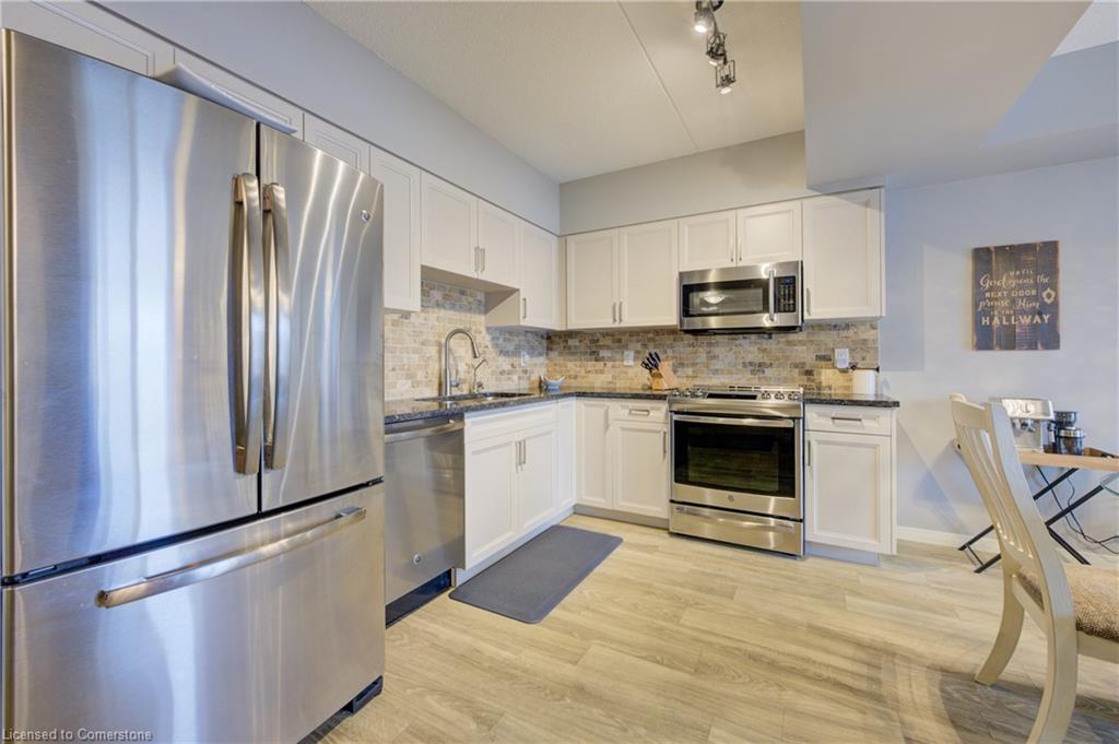 612-155 Water Street Property Photo 2