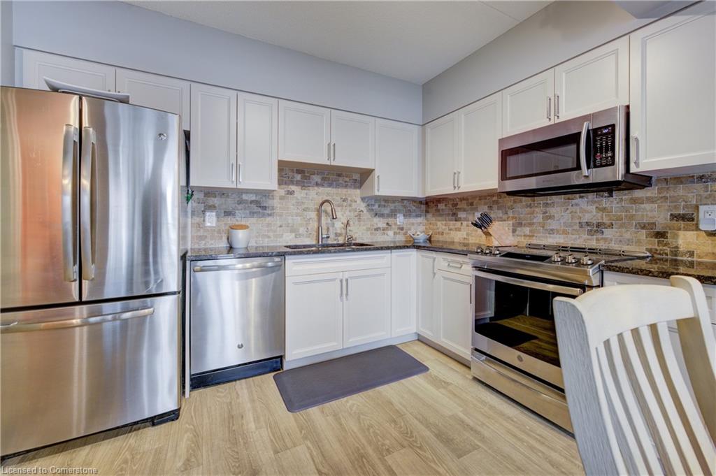612-155 Water Street Property Photo 11