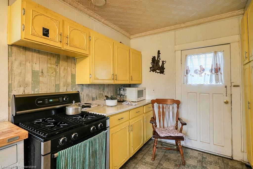 171 Owen Street Property Photo 11