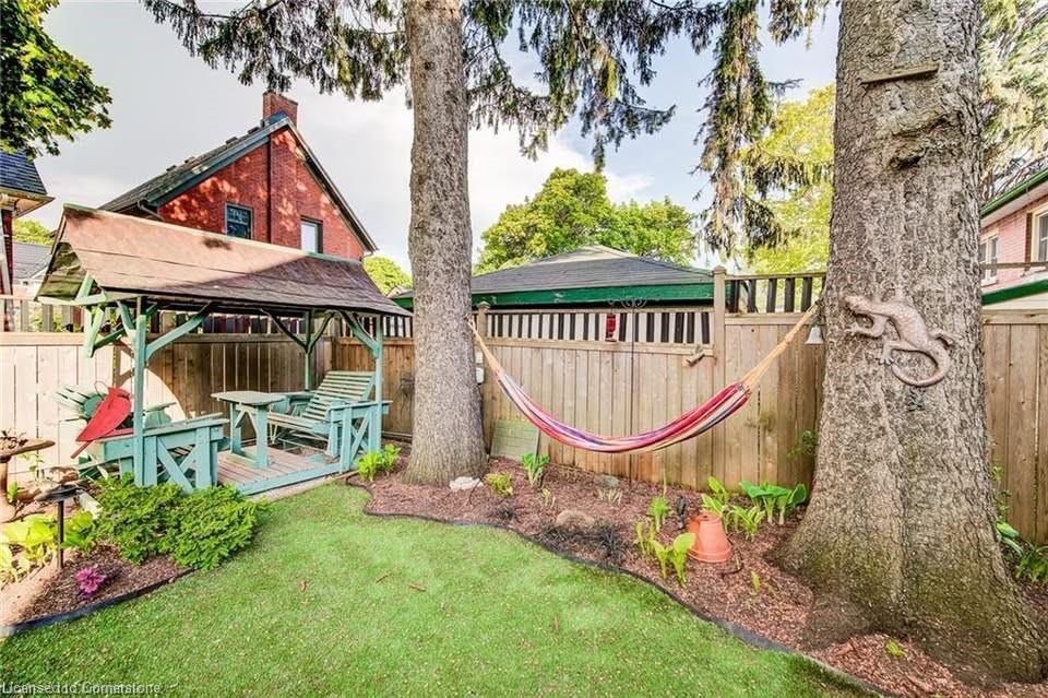 108 Moore Avenue Property Photo 10