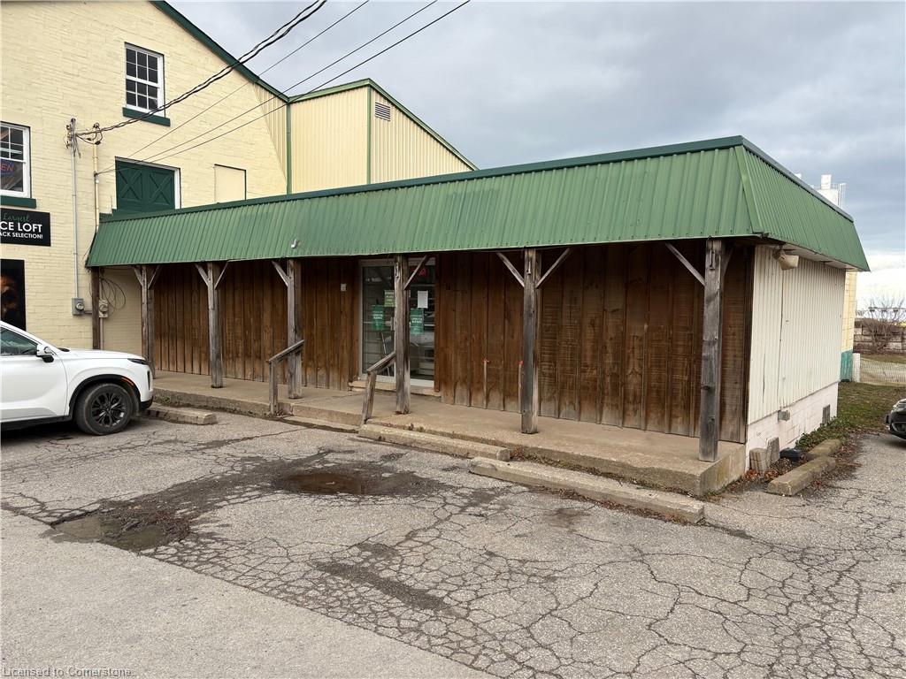 B-4839 King Street Property Photo 6