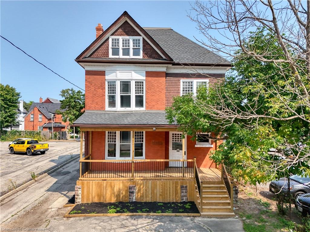 18 Weber Street W Property Photo 1