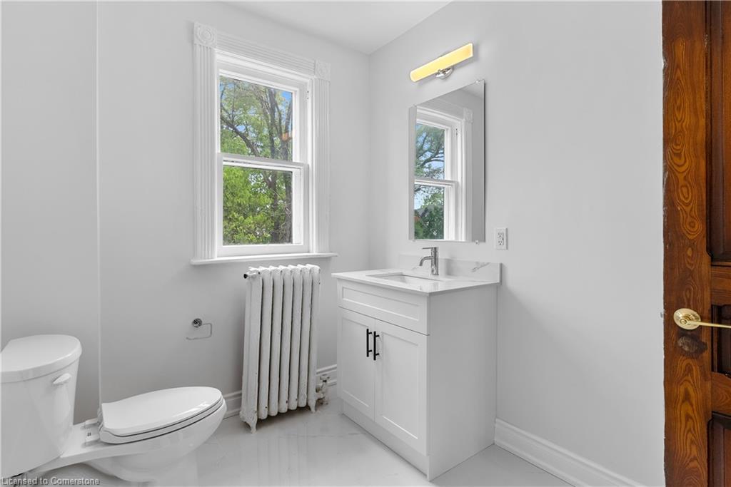 18 Weber Street W Property Photo 13