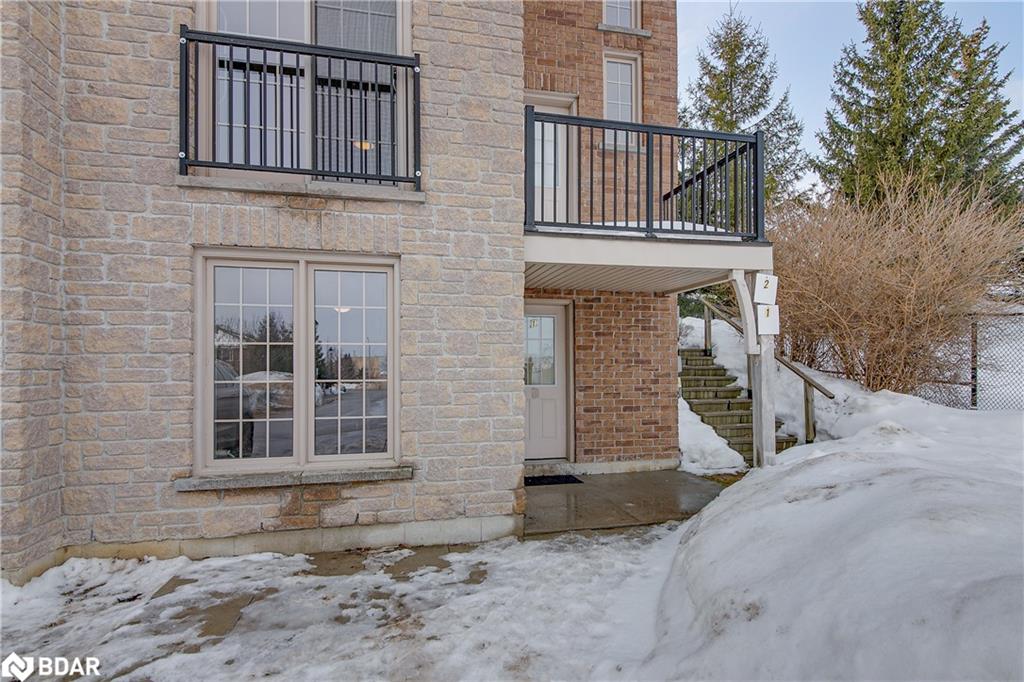 2-175 Stanley Street Street Property Photo