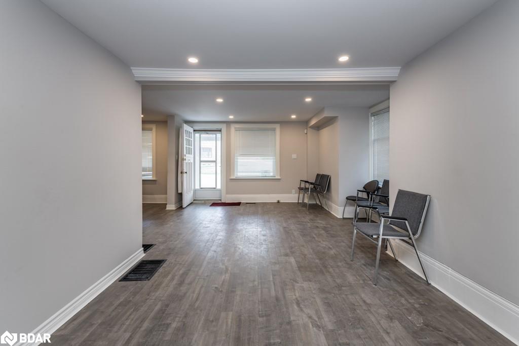 17 Ross Street Property Photo 4