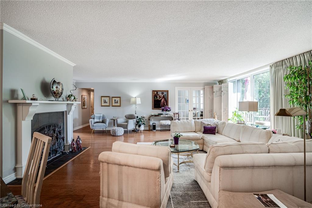 150 Wilson Street W Property Photo 10