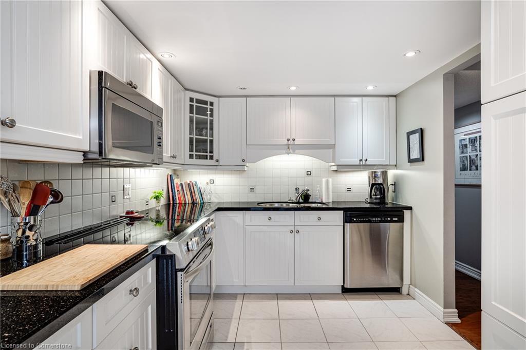150 Wilson Street W Property Photo 12