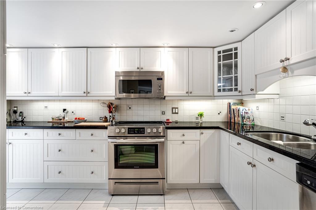 150 Wilson Street W Property Photo 13