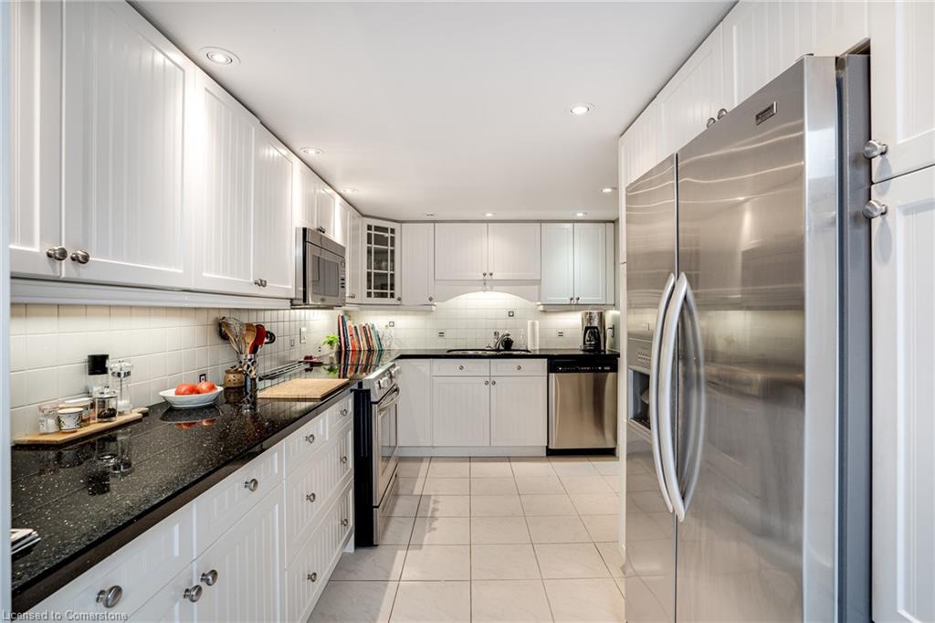 150 Wilson Street W Property Photo 14