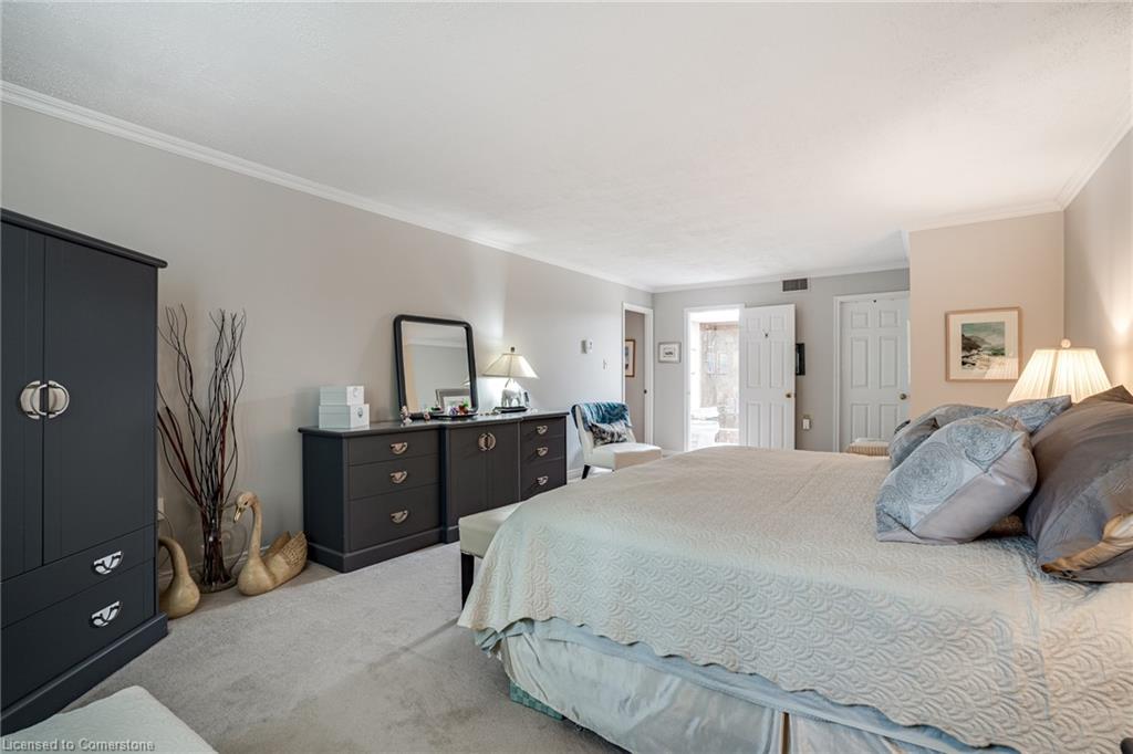 150 Wilson Street W Property Photo 26