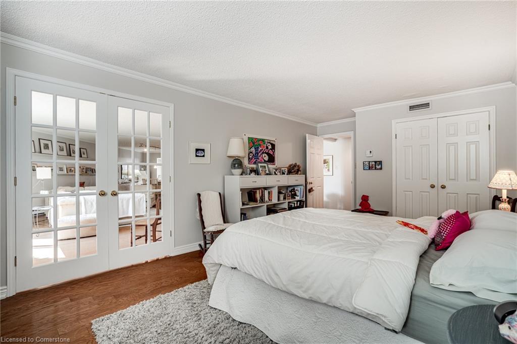 150 Wilson Street W Property Photo 30
