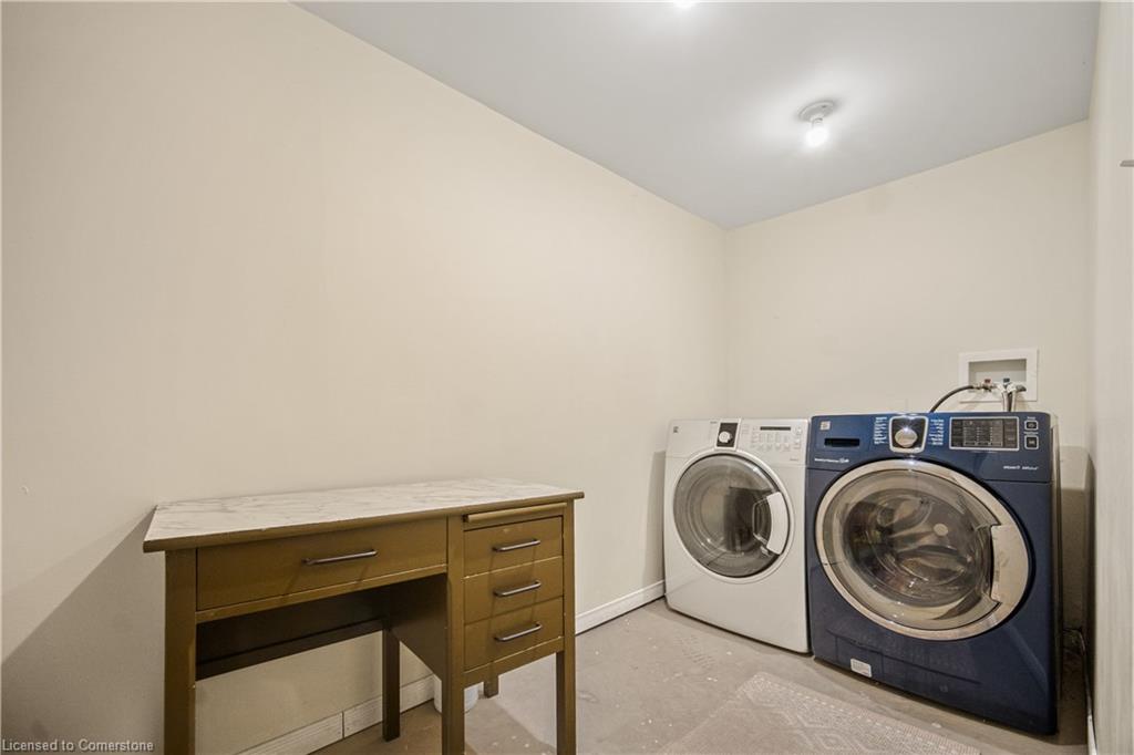 190 Rathowen Street Property Photo 4