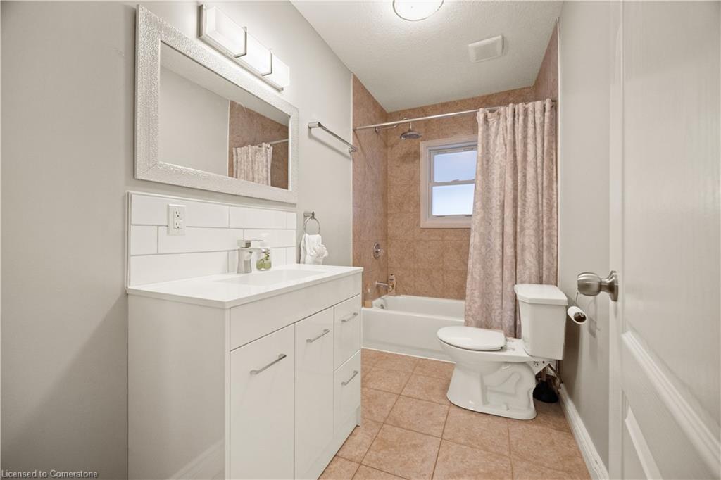 190 Rathowen Street Property Photo 6