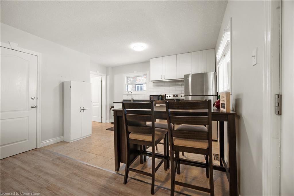 190 Rathowen Street Property Photo 11