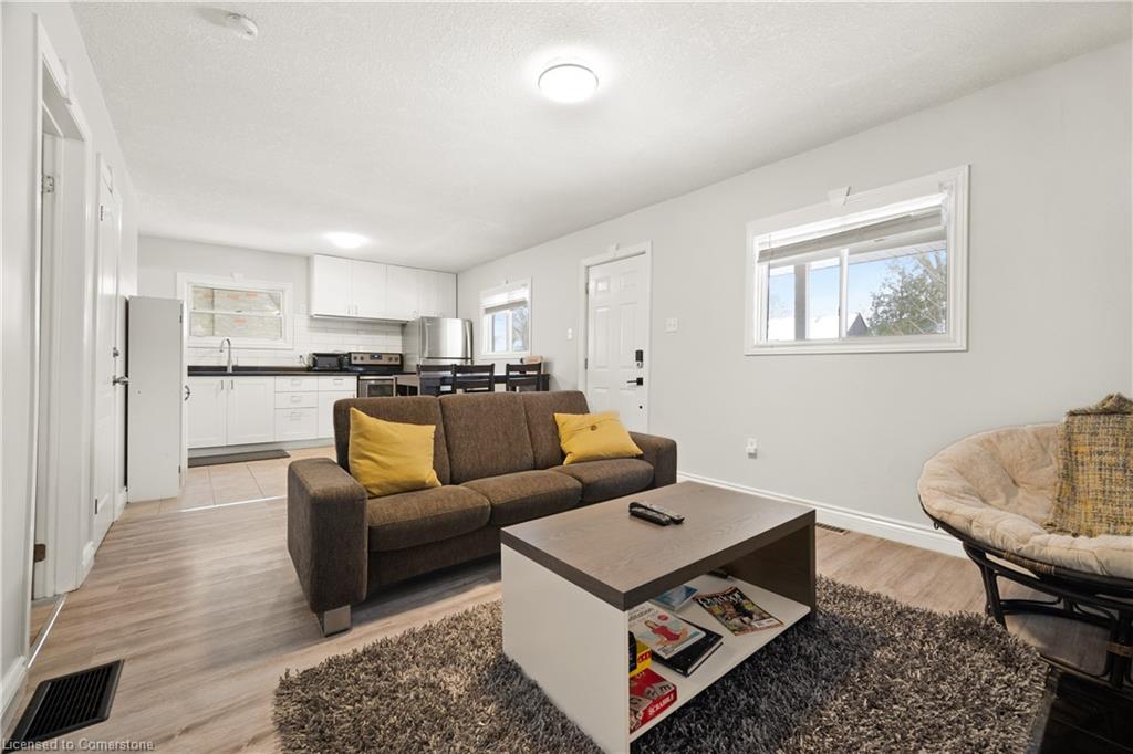 190 Rathowen Street Property Photo 14