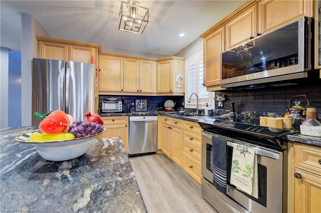 11d-350 Doon Valley Drive Property Photo 8