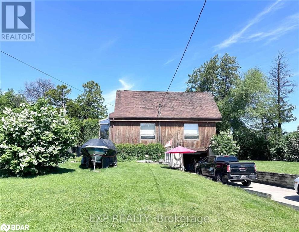 553 Simcoe Street Property Photo 2