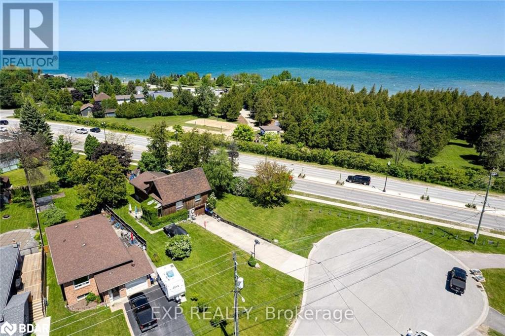 553 Simcoe Street Property Photo 12