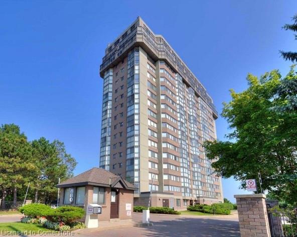 202-880 Dundas Street Property Photo 1