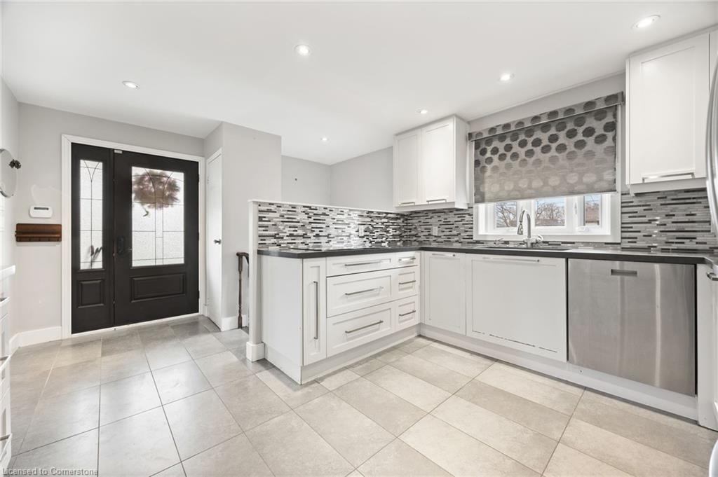 15 Rosewood Avenue Property Photo