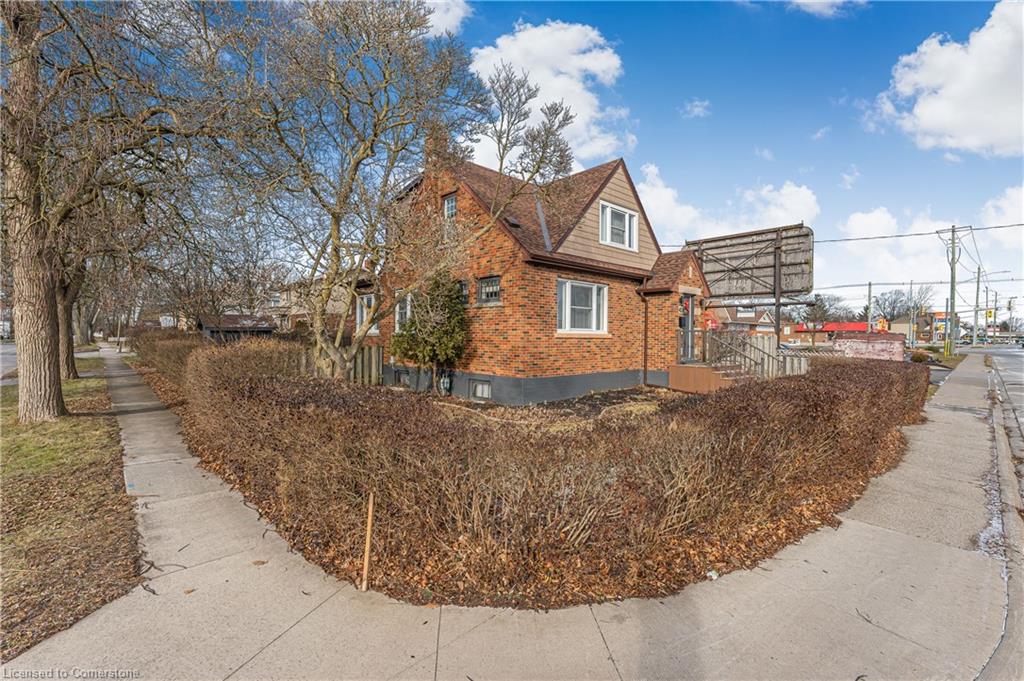 437 Niagara Street Property Photo