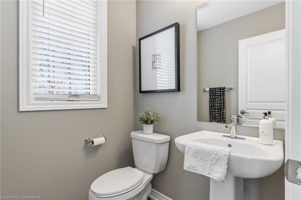 28 Pierre Trudeau Lane Property Photo 8