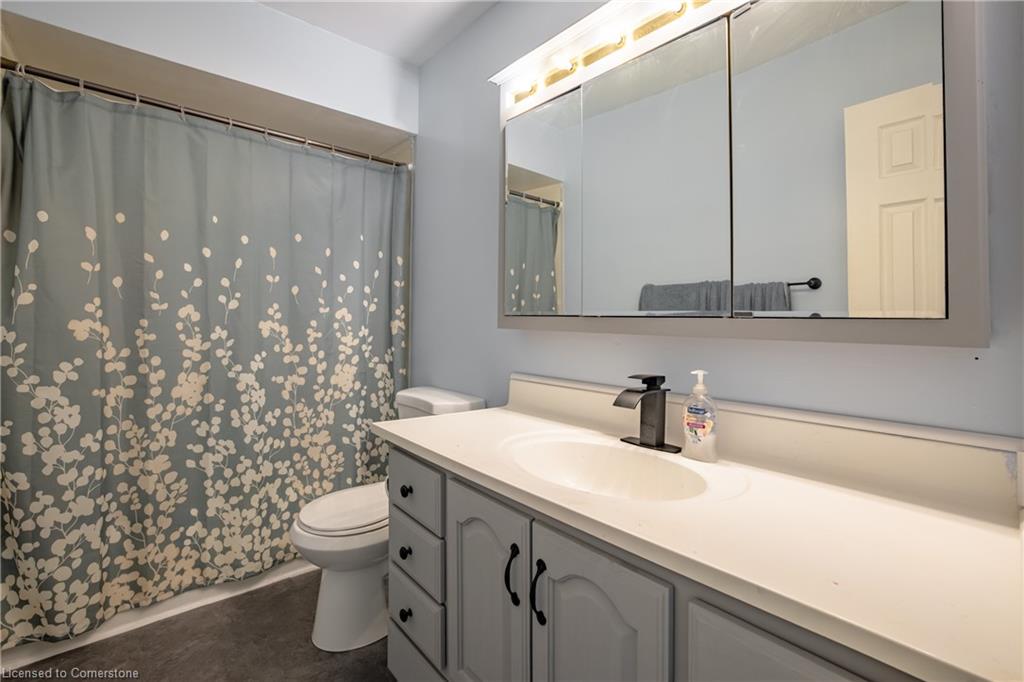 4553 Sussex Drive Property Photo 11