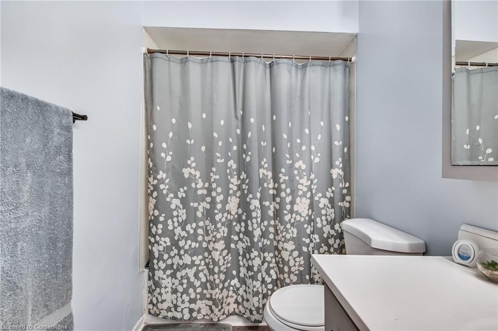 4553 Sussex Drive Property Photo 12